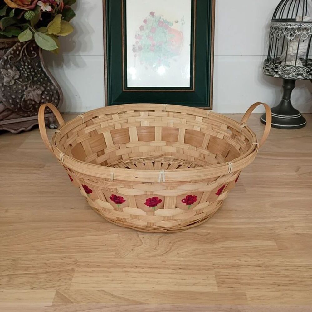 Round Woven Wicker Baskets Rose Painted Trim Country Cottage Farmhouse Decor
